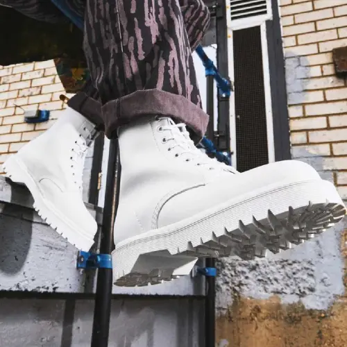 Почему обувь Dr. Martens так популярна?