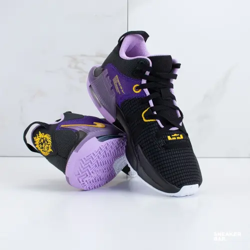 Весеннее поступление баскетбольных кроссовок Nike