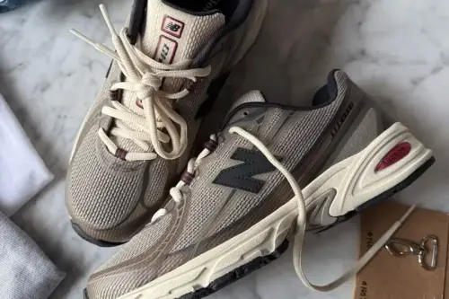 JJJJound и New Balance готовят к выпуску минималистичные кроссовки 740 