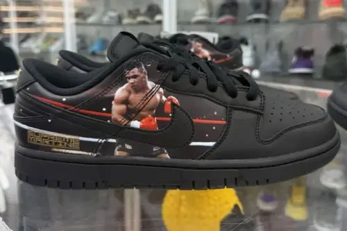В сети появились изображения предстоящих Supreme x Martine Rose x Nike Dunk Low 