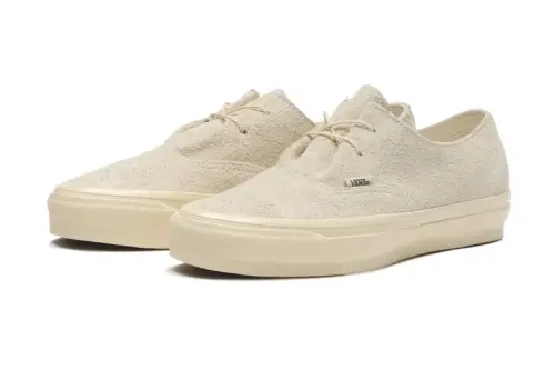 Vans возвращается к истокам 1966 года в реконструированной премиальной модели Authentic Ease