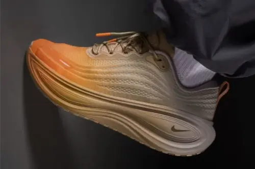 Nike Vomero Plus «Cheat Day»: Твой любимый снек теперь на ногах — хрустишь стилем!
