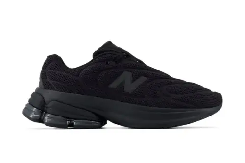 New Balance представляет модель 5030 в расцветке «Black/Black Metallic»