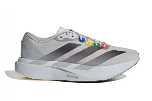 Carnival и adidas объединяют ретро-гейминг в модели Adizero EVO SL «The Grey Console»
