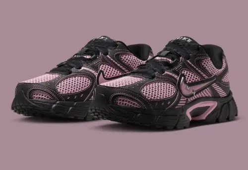 Nike V5 RNR “Black/Pink” получает серебряные звёзды