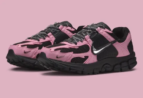 Nike Zoom Vomero 5 «Black/Medium Soft Pink» с шипами к праздникам 2026
