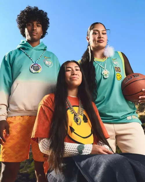 Стивен Пол Джадд разработал коллекцию Nike N7 Holiday 2026