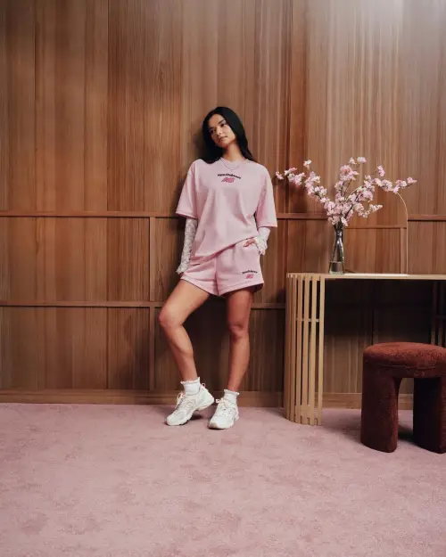 Коллекция New Balance «Sakura»: цветочные детали в моделях 530, 740 и 204L