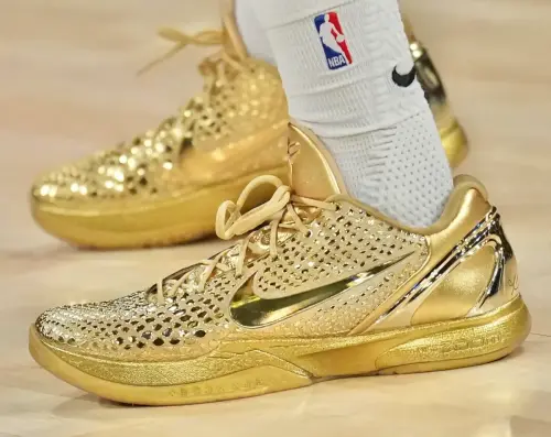 Джейлен Брансон получил полностью золотые Nike Kobe 6 Protro к церемонии вручения перстней