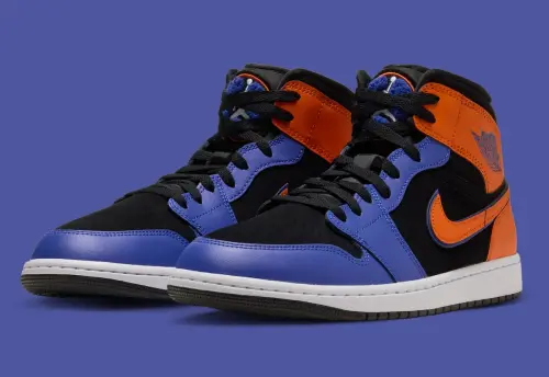 Эти Air Jordan 1 Mid продолжает тренд цветовой гаммы Knicks