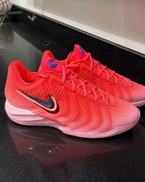 Nike Caitlin 1 «Hot Punch»: яркая дебютная расцветка