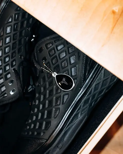 Nike Kobe 3 Low Protro “Black” показаны на Mamba Invitational