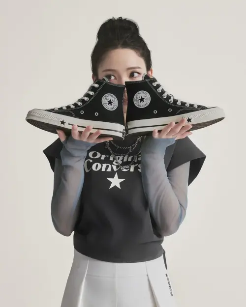 KARINA из aespa становится глобальным амбассадором Converse