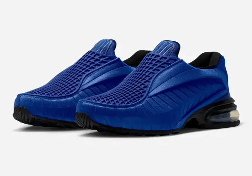 Nike Air Max Dolce в расцветке «Electric Blue»