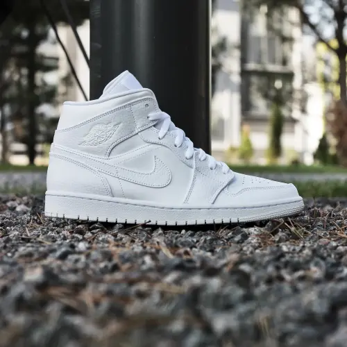 Jordan 1 Mid 