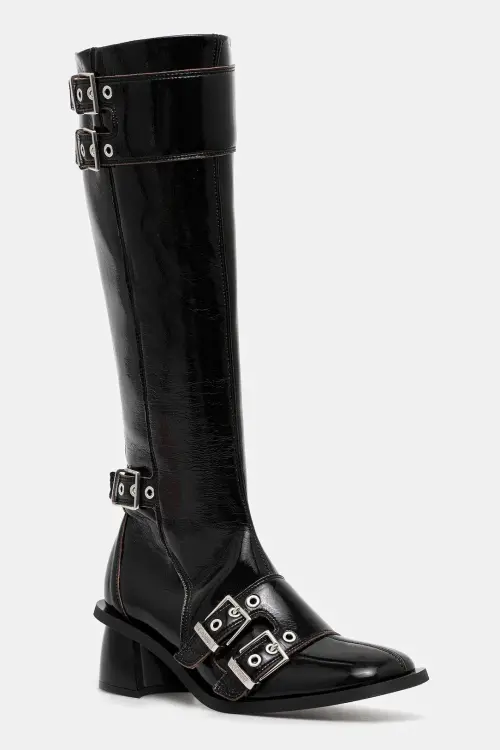 Сапоги GANNI Feminine Buckle High Boot Naplack цвет чёрный каблук кирпичик