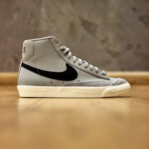 Nike Blazer Mid 77 VNTG 
