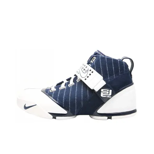 Nike Lebron 5 Yankees     
