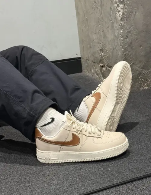 Кроссовки Nike Air Force 1 07 
