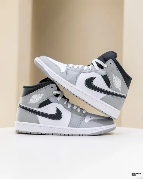 Кроссовки Jordan 1 Mid