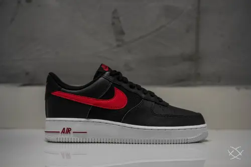 Nike Air Force 1 07 LV8 