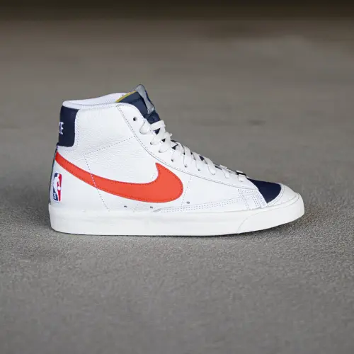 Nike Blazer Mid 77 EMB 