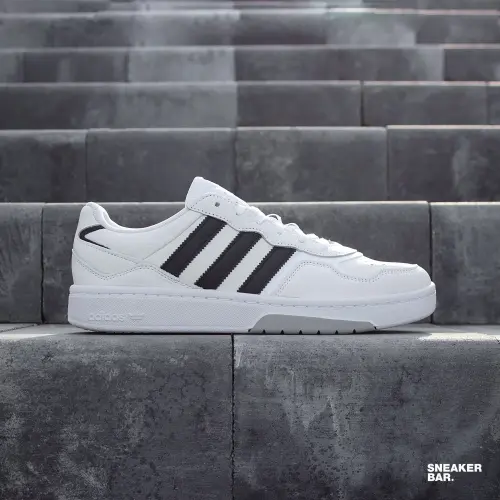 Adidas Courtic 