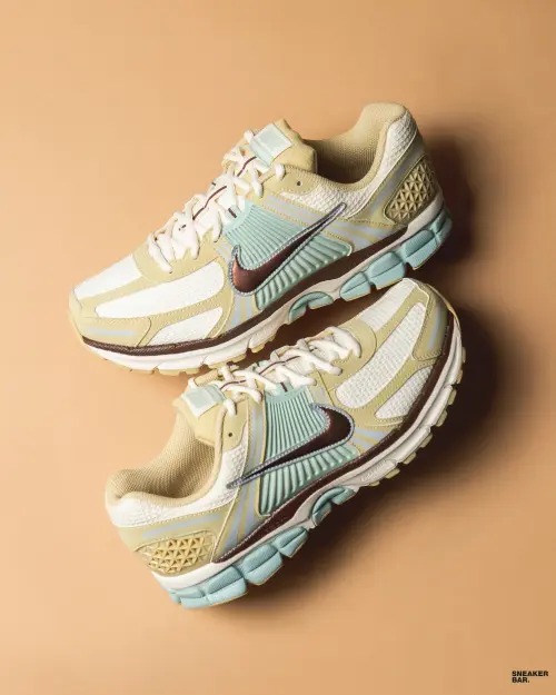 Кроссовки Nike ZOOM VOMERO 5 SE