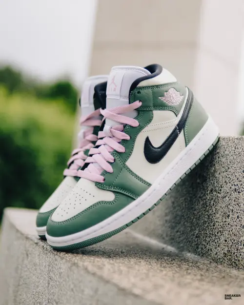 Кроссовки Nike AIR JORDAN 1 MID SE