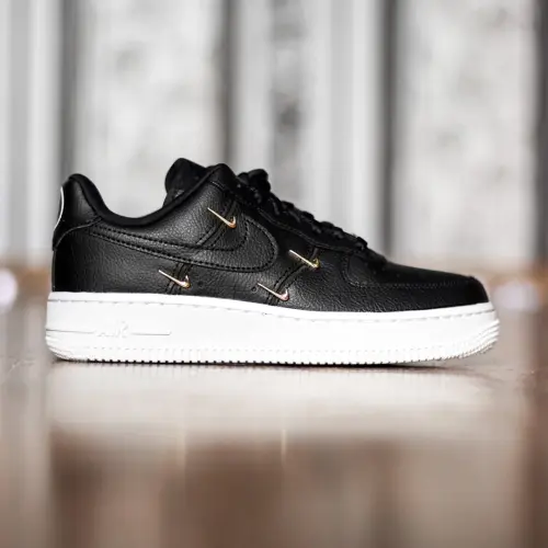 Nike Air Force 1 07 LX 