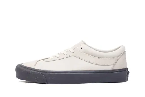 Vans UA Bold Ni LX 