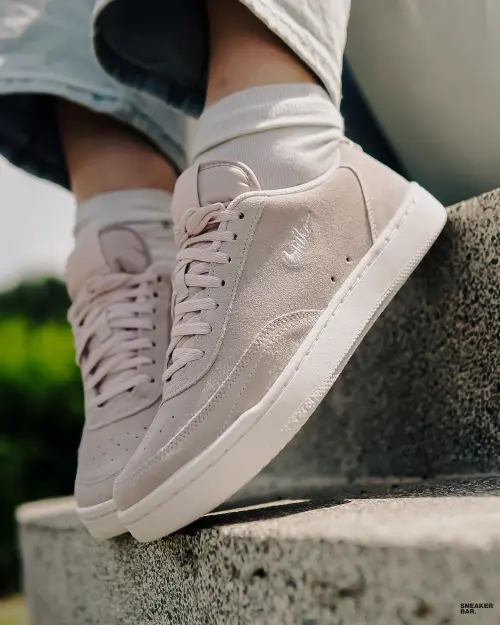 Кроссовки Nike WMNS COURT VNTG PRM