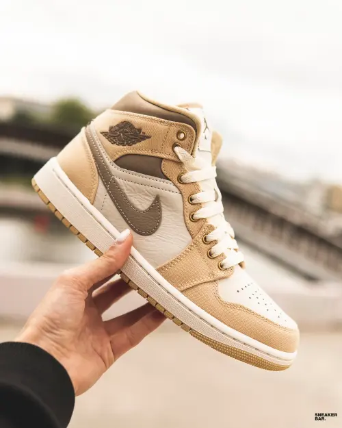 Кроссовки Nike AIR JORDAN 1 MID SE