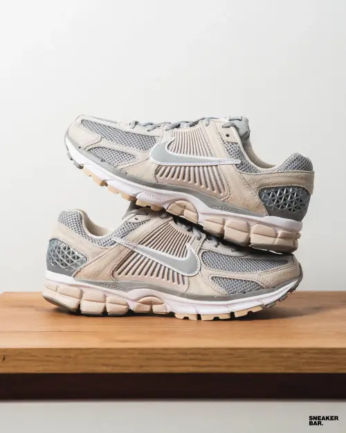 Кроссовки Nike Zoom Vomero 5