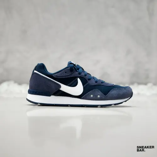 Nike Venture Runner 