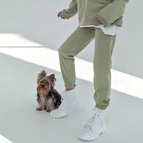 Tassha Yu Essential Joggers TH Olive 