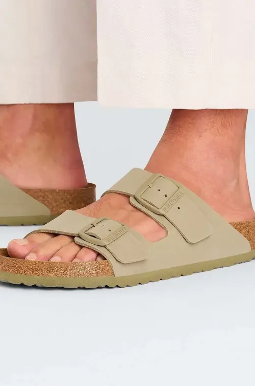 Шлепанцы Birkenstock Arizona мужские цвет бежевый