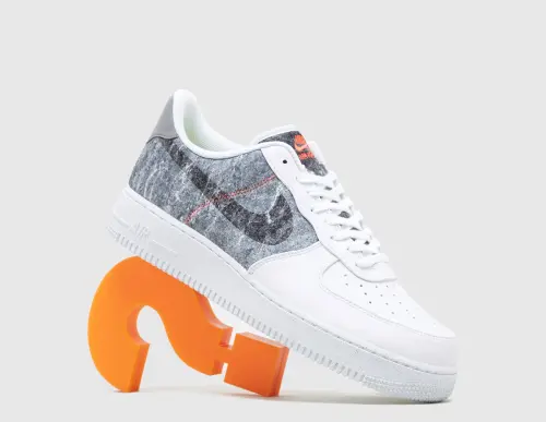 Nike Air Force 1 07 LV8 
