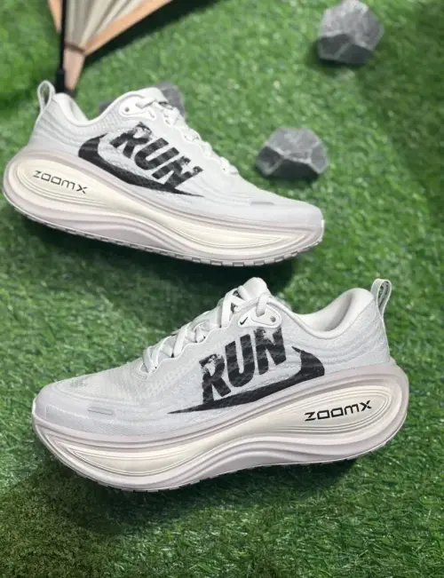 Кроссовки Nike Vomero Run Plus