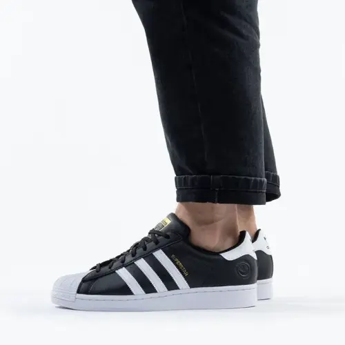 Adidas SuperStar Vegan 