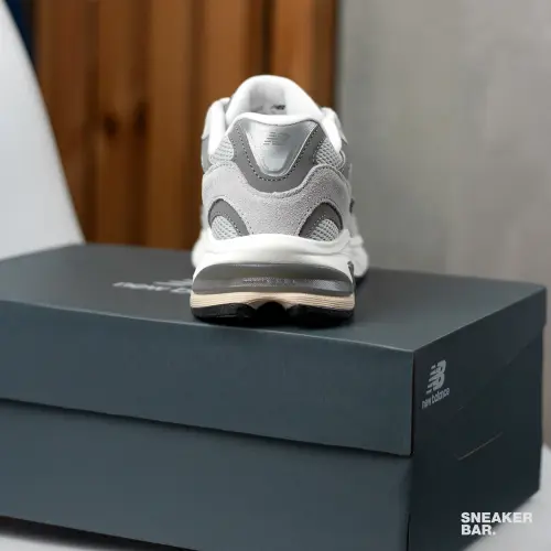 Кроссовки New Balance 2010