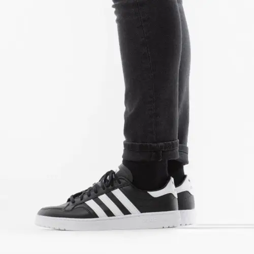 Adidas Team Court 