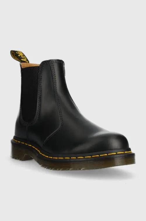 Кожаные полусапоги Dr. Martens женские цвет чёрный на плоском ходу 22227001-black