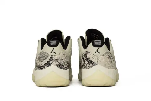 Air Jordan 11 Retro Low LE "Grey Snakeskin"
