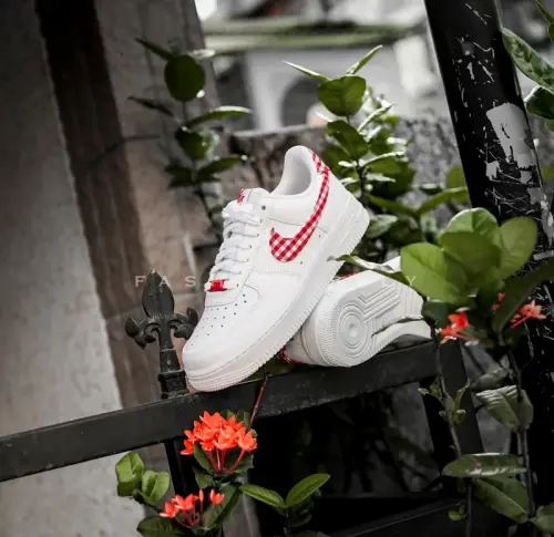 Кроссовки Nike Air Force 1 07 (CW2288-111)