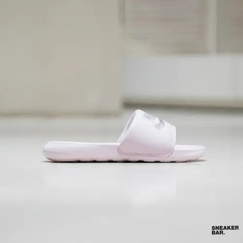 Сланцы Nike Victori One Slide 