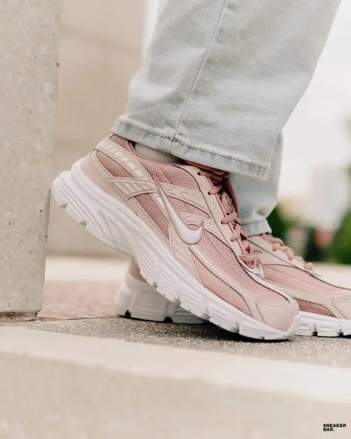 Кроссовки Nike WMNS INITIATOR