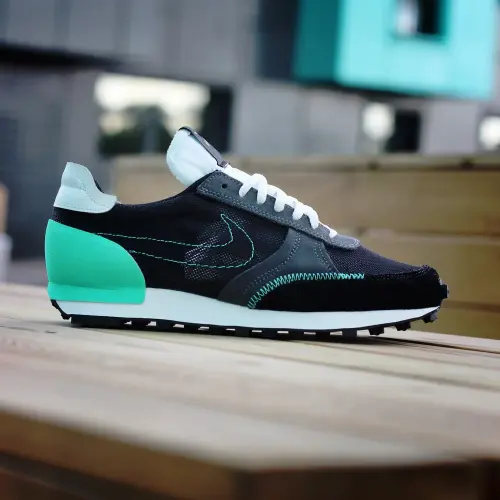Nike Daybreak-Type 