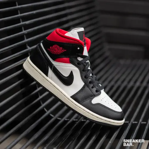 Jordan 1 Mid 