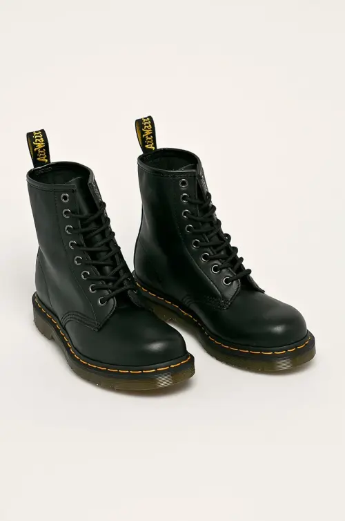 Кожаные полусапоги Dr. Martens женские цвет чёрный на плоском ходу